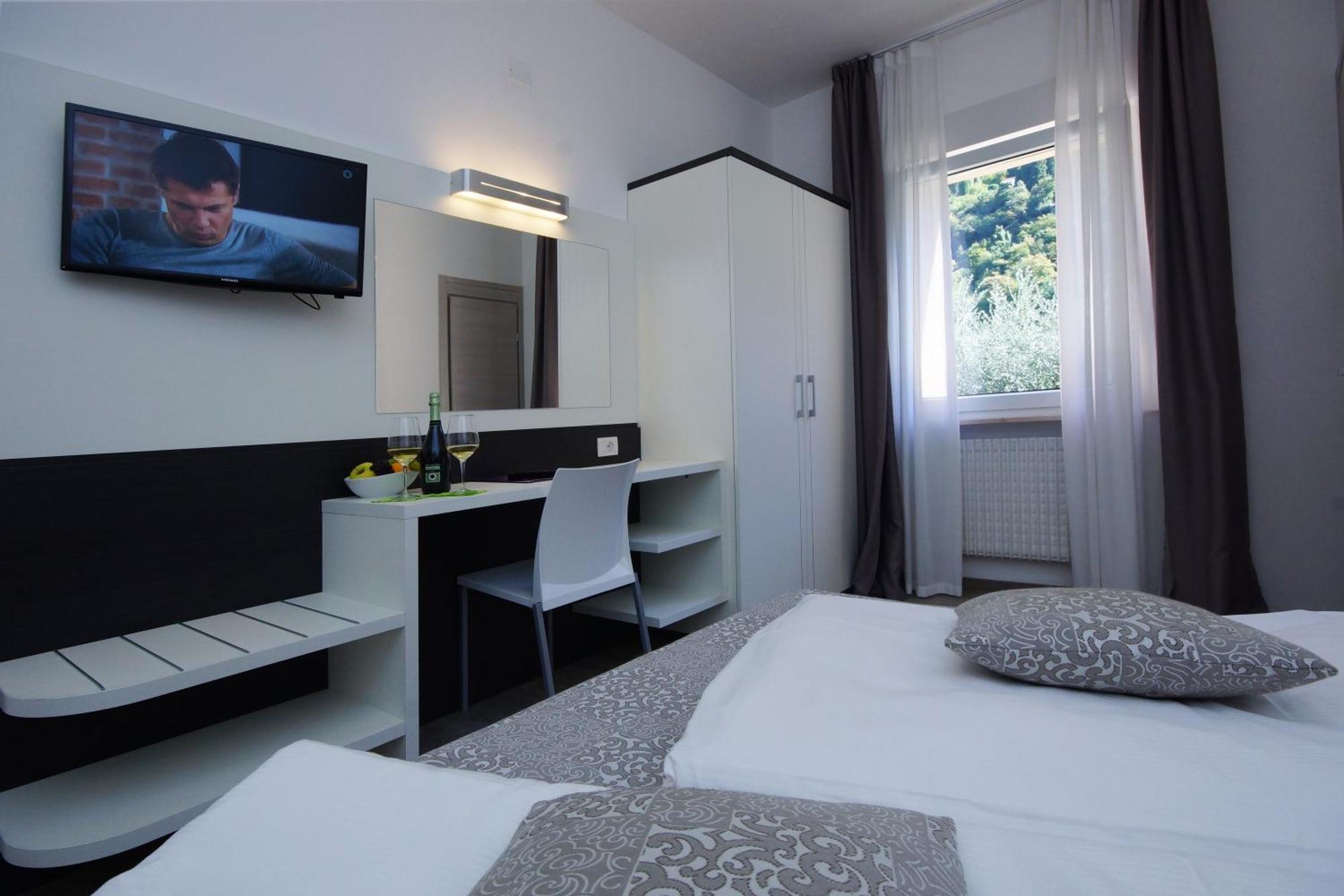 Hotel Casa Serena Malcesine Dış mekan fotoğraf
